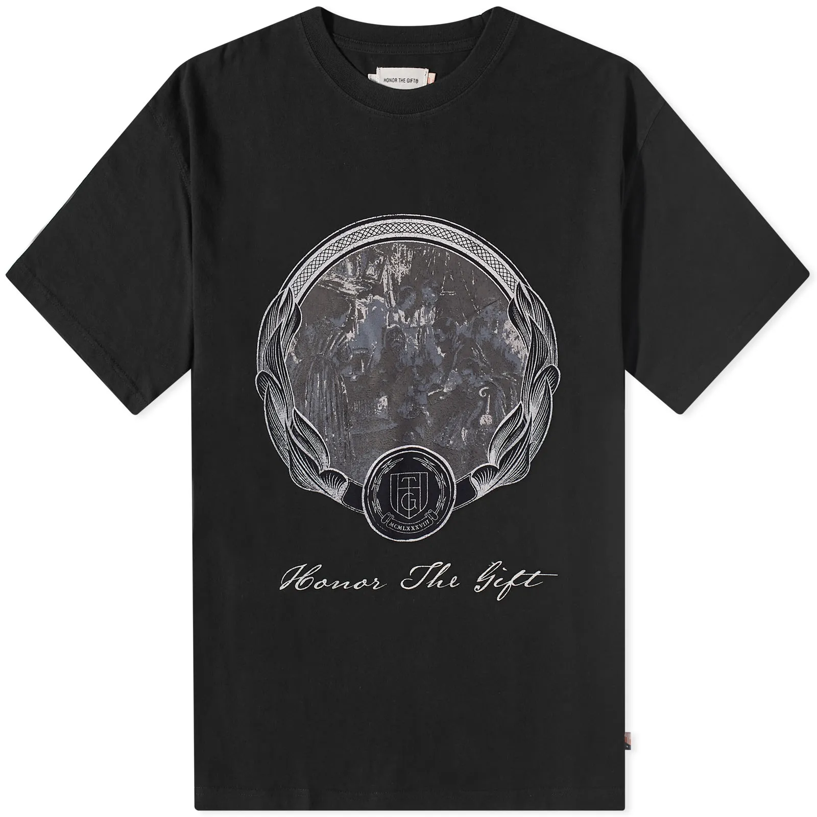 Honor The Gift Past and Future T-ShirtBlack