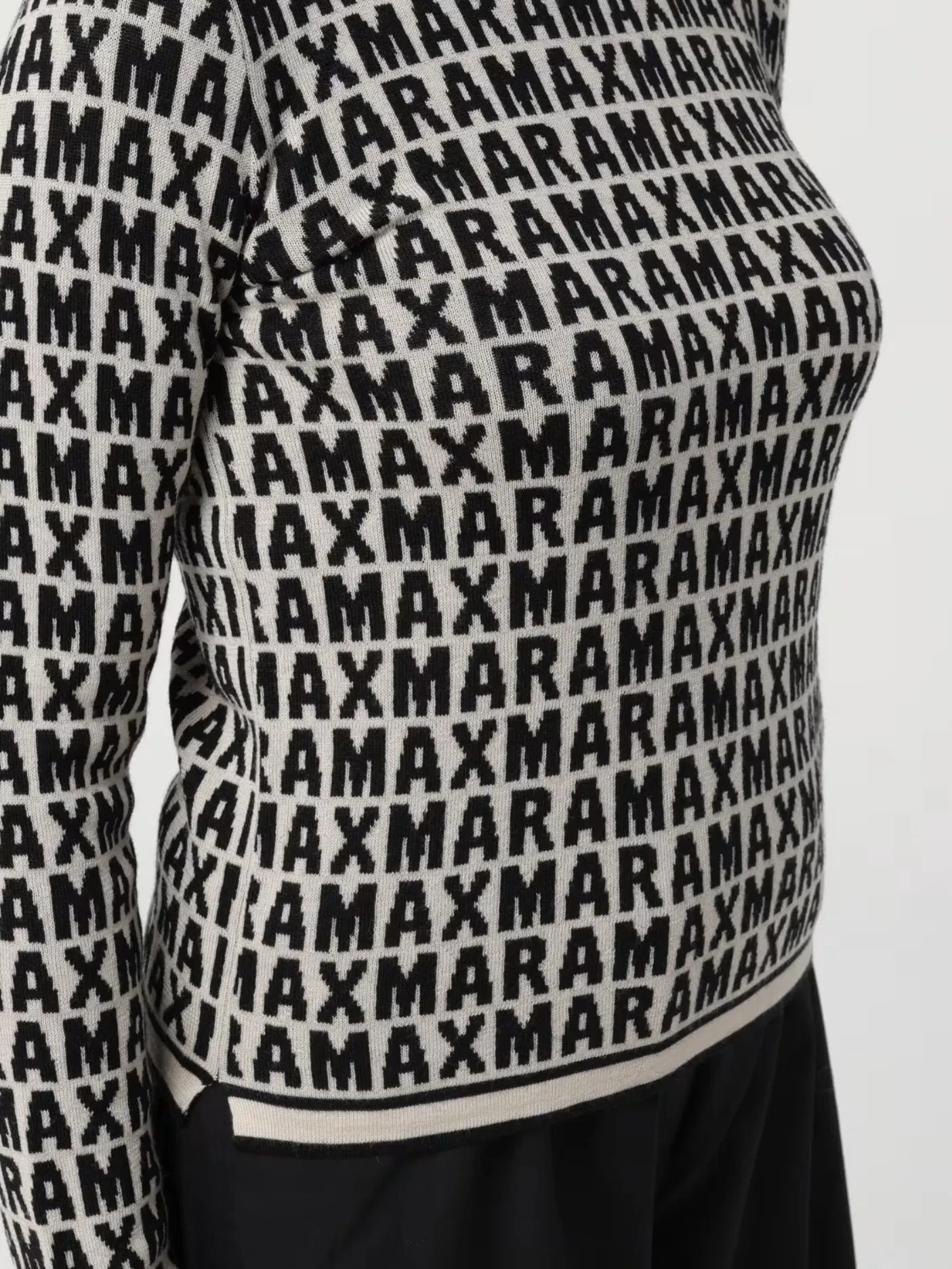 S Max Mara  |Wool Long Sleeves Logo V-neck & Crew neck