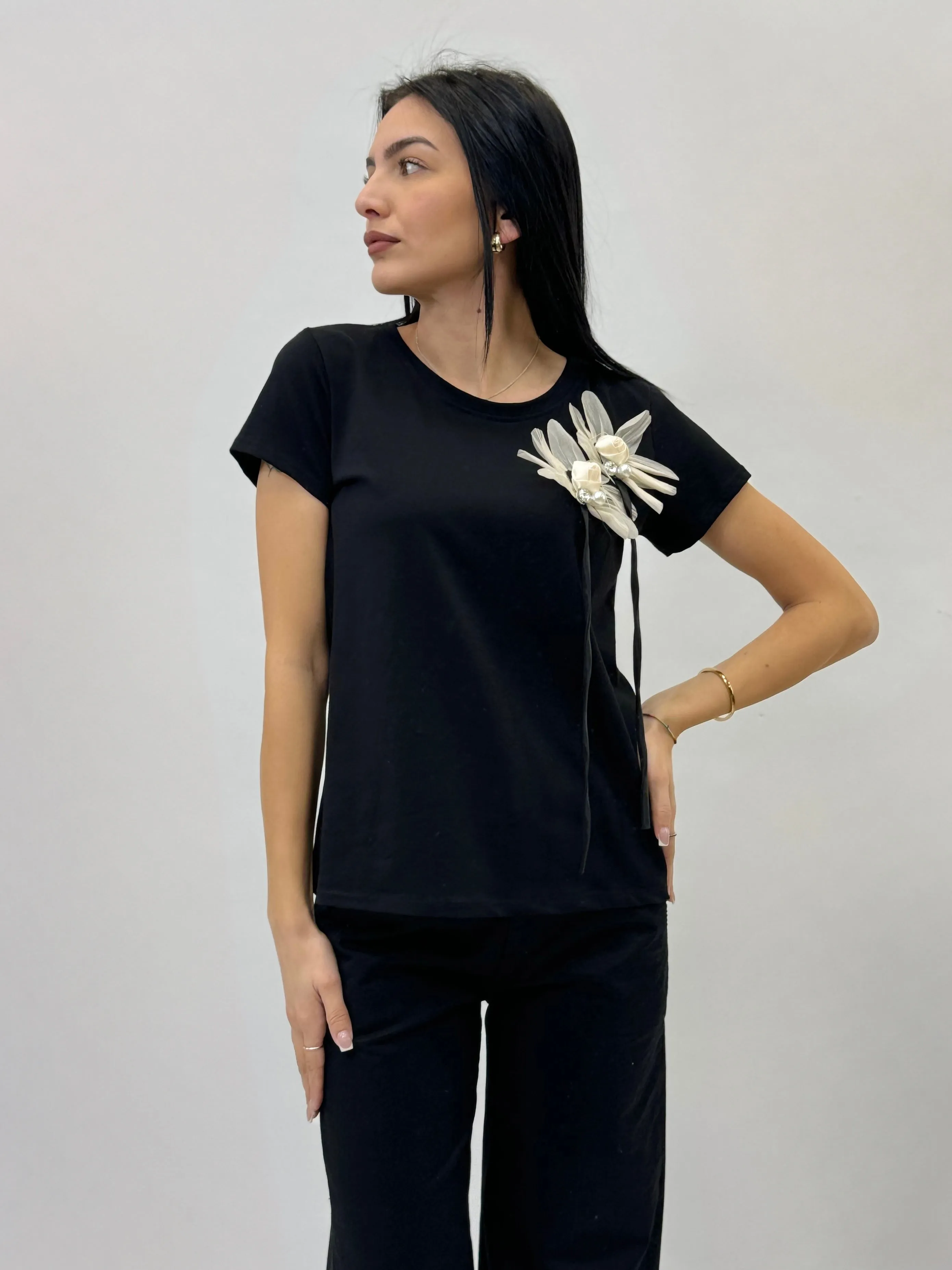 T-shirt in cotone con fiore margherita