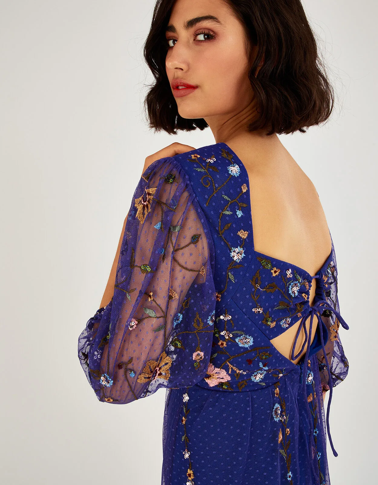 Yennefer Embroidered Midi Dress Blue